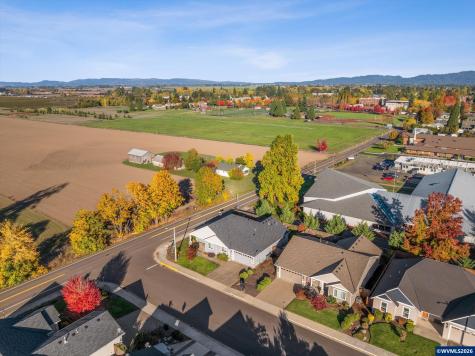 365 Sunset Lane N Monmouth OR 97361-8915