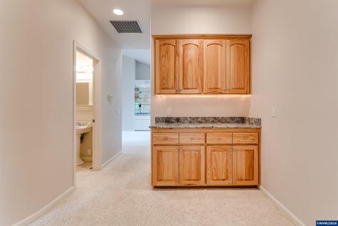 875 Sand Avenue Eugene OR 97401