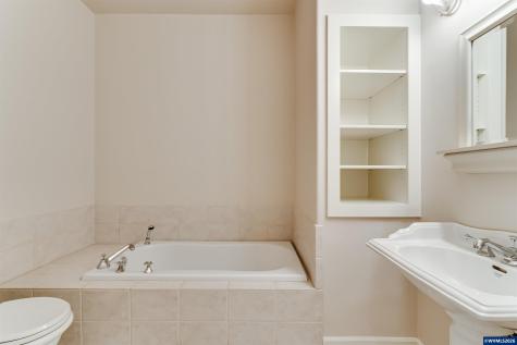 875 Sand Avenue Eugene OR 97401