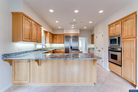 875 Sand Avenue Eugene OR 97401