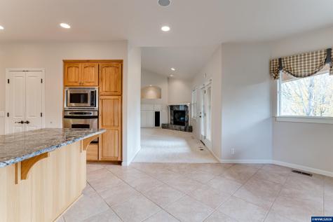 875 Sand Avenue Eugene OR 97401