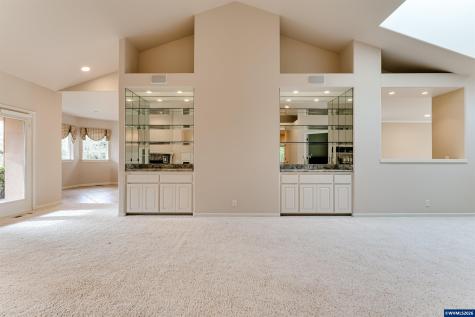 875 Sand Avenue Eugene OR 97401