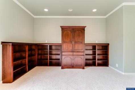 875 Sand Avenue Eugene OR 97401