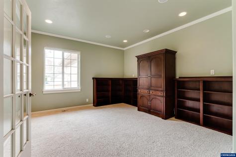 875 Sand Avenue Eugene OR 97401