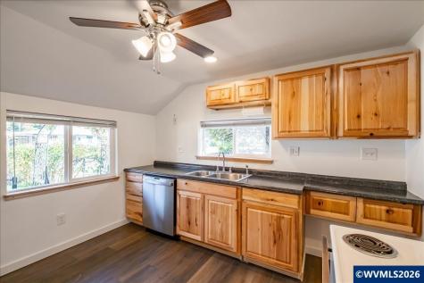 1649 Elm Street Sweet Home OR 97386