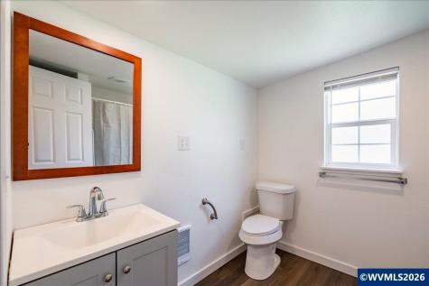 1649 Elm Street Sweet Home OR 97386