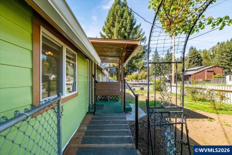 1649 Elm Street Sweet Home OR 97386