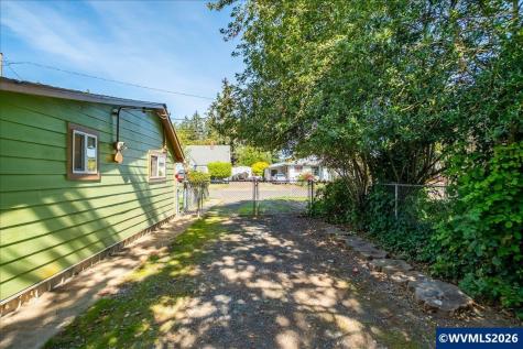 1649 Elm Street Sweet Home OR 97386