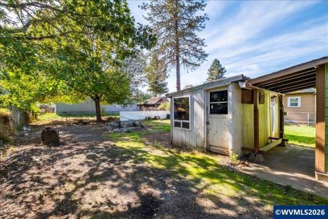 1649 Elm Street Sweet Home OR 97386
