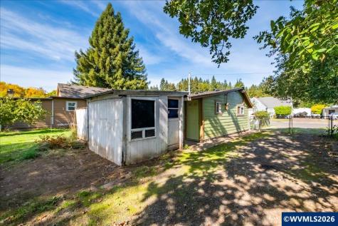 1649 Elm Street Sweet Home OR 97386