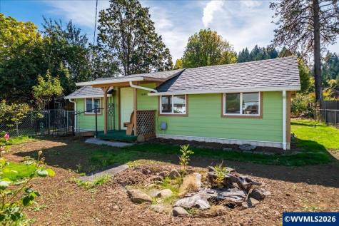 1649 Elm Street Sweet Home OR 97386