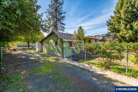 1649 Elm Street Sweet Home OR 97386