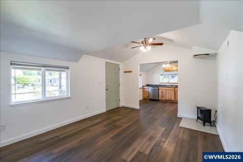 1649 Elm Street Sweet Home OR 97386