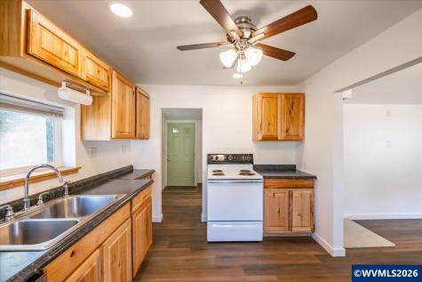 1649 Elm Street Sweet Home OR 97386