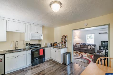 820 Rosemont Avenue NW Salem OR 97304