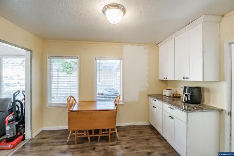 820 Rosemont Avenue NW Salem OR 97304