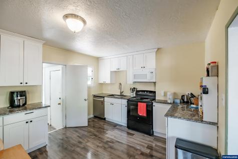 820 Rosemont Avenue NW Salem OR 97304