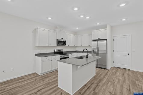 1094 Drake Lane Woodburn OR 97071