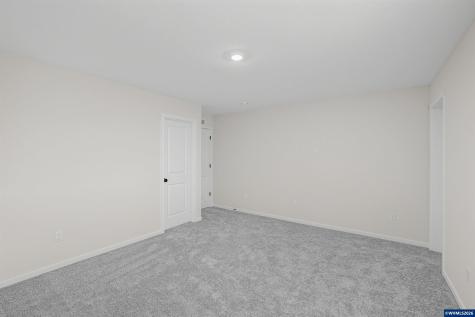 1094 Drake Lane Woodburn OR 97071