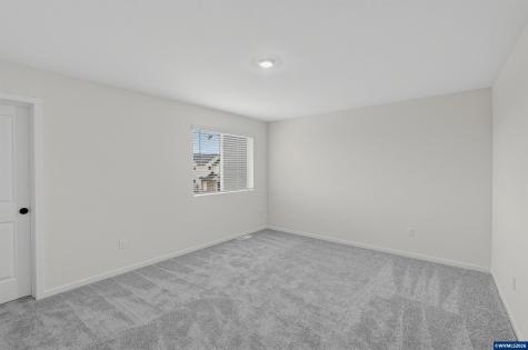 1094 Drake Lane Woodburn OR 97071