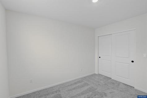 1094 Drake Lane Woodburn OR 97071