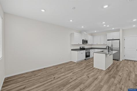 1094 Drake Lane Woodburn OR 97071
