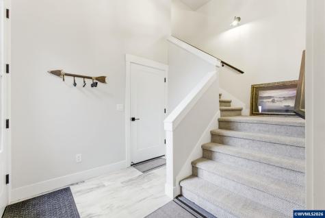 3694 View Top Lane SE Turner OR 97392