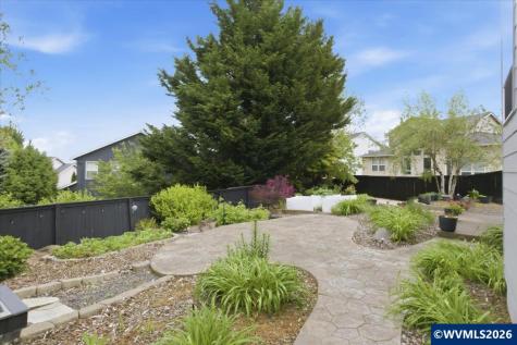 946 Reagan Avenue NW Salem OR 97304