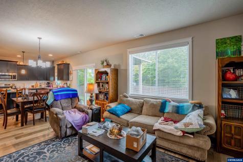1013 Robbins Court Lebanon OR 97355