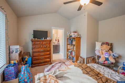 1013 Robbins Court Lebanon OR 97355