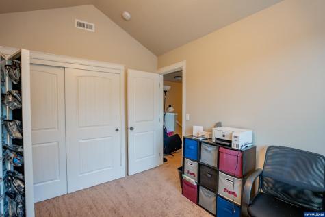 1013 Robbins Court Lebanon OR 97355