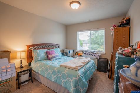1013 Robbins Court Lebanon OR 97355