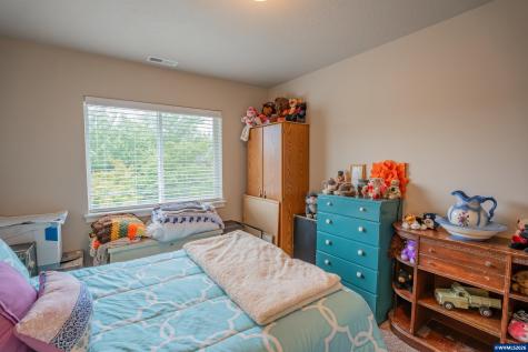 1013 Robbins Court Lebanon OR 97355