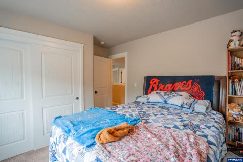 1013 Robbins Court Lebanon OR 97355
