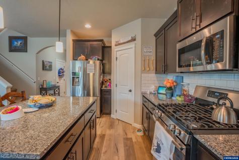 1013 Robbins Court Lebanon OR 97355