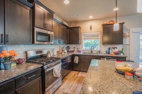 1013 Robbins Court Lebanon OR 97355