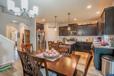 1013 Robbins Court Lebanon OR 97355