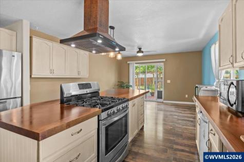 1608 9th Avenue Sweet Home OR 97386