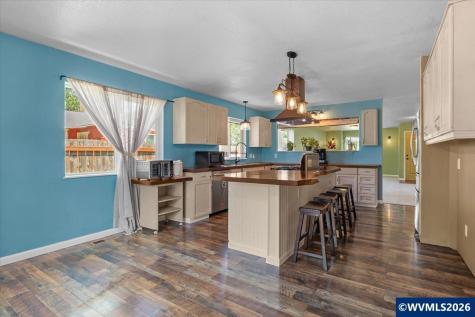 1608 9th Avenue Sweet Home OR 97386