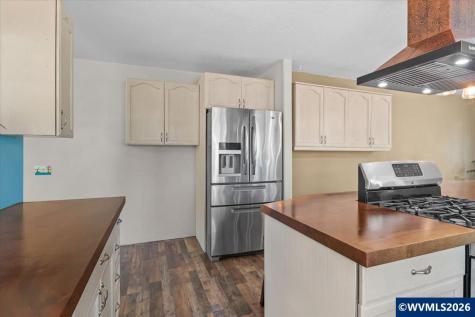 1608 9th Avenue Sweet Home OR 97386