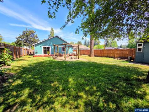 1608 9th Avenue Sweet Home OR 97386