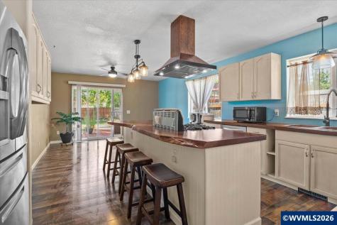 1608 9th Avenue Sweet Home OR 97386