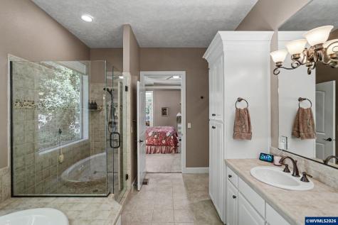 1380 West Meadows Drive NW Salem OR 97304