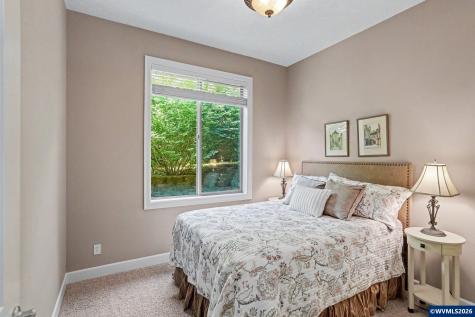 1380 West Meadows Drive NW Salem OR 97304