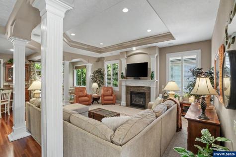 1380 West Meadows Drive NW Salem OR 97304