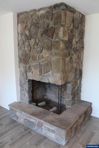 4942 Oak Park Drive NE Salem OR 97305