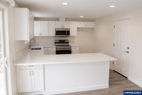 4942 Oak Park Drive NE Salem OR 97305