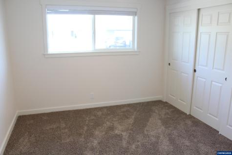 4942 Oak Park Drive NE Salem OR 97305