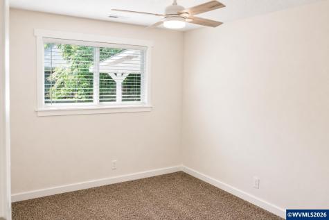4942 Oak Park Drive NE Salem OR 97305