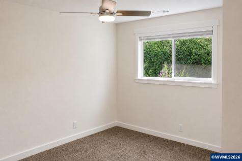 4942 Oak Park Drive NE Salem OR 97305